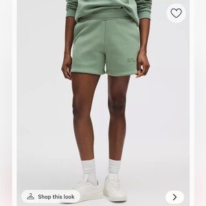 NWT!🍋🍋Lululemon Heavyweight Fleece Sweatshort 5”🍋🍋. Size Medium. Grey Eucalyptus